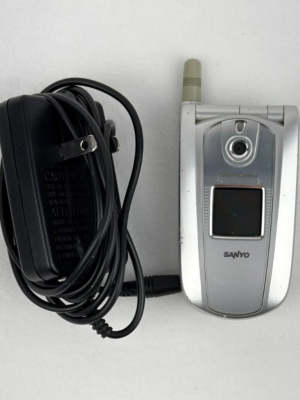 Sanyo SCP-8100 Flip‎ Cell Phone Silver Camera Charger Battery Tested Working Y2K